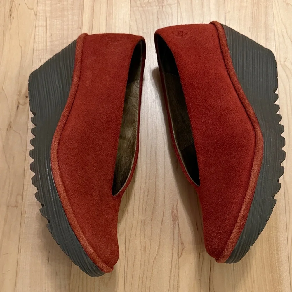 Fly London Yoni Suede Wedge EU 39/US 8-8.5 - Picture 3 of 5